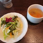 Ikinari Suteki - ランチのサラダ・スープ