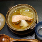 Nihonryouri tokufukushima - 【小鍋】
      春キャベツとサーモンのお鍋