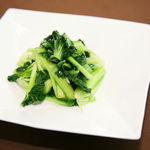 Stir-fried green vegetables with garlic