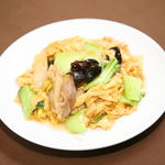 Stir-fried wood ear fungus and pork with egg