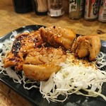 やきとり まぐろ 丼 奏栄 - 鶏肉さん(のはず)
            ごめんなさい、鶏肉のなんとか～(笑)