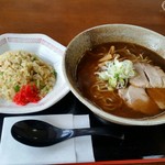 かど - チャーハンセット。(醤油ラーメン)