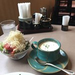 津々井 - サラダもポタージュも美味い