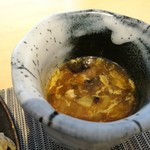 中國菜 心香 - トロトロ柔らかく煮込まれたスープは、高菜や豚肉、春キャベツ、玉子入り