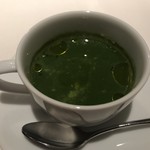 カンブーザ - ほうれん草のスープ、オリーブオイル。