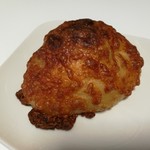 ル・プチメック - こんもり膨らんだボリューミーなビジュアル、パン・オ・フロマージュ160円