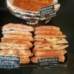 ル・プチメック - 本店でも大人気のミルクフランス2種、薄切り林檎を重ねた林檎のタルトフィヌ