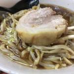 ラーメン二郎 - 豚肉の厚み(端豚)