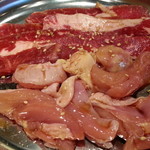 立川ホルモン - ランチメニュー カルビ&とり焼き定食695円 肉アップ