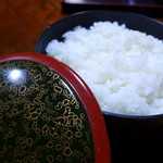 民宿ふじや - 湯ノ花地区産の自家栽培米で炊きます。