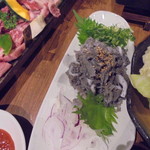 近江牛 焼肉竹 - 生センマイ・左にちらっとみえるのはタンセット