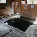 民宿ふじや - 石湯。川向うまで歩きます。