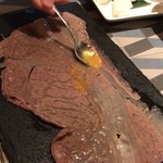 KATSUO  - ラストは、卵黄。シャリに巻いて召し上がれ♡