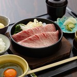 Tsukiji Sukiyaki No Wakamatsu - 4,280
      「A5松阪牛すきやき定食」A5松阪牛（リブロース・サーロイン）、特選たまご、御飯、赤出汁、香の物