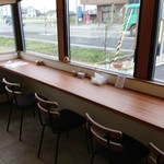 ミュウミュウ - 内観 イートインスペース