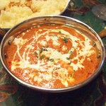 チーズバターマサラ(1250円)とサフランライス(300円)