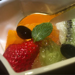 まる富 - 果実白ワインゼリー掛け