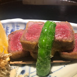 まる富 - ヒレカツ、しし唐、山山葵醤油とレモンで