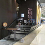 Adrift by David Myers - お店入口、っていうか、関所