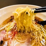 天雷軒 - 中細ちぢれ麺をリフト！