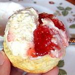 紅茶の店 ARIEL - たっぷりつけて頂きます