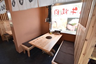 Yakiniku Kouchan - テーブル席です。
