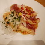 Kakurega Dainingu Nagomi - 馬バラ肉のネギカルパッチョ・８８０円