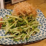 もつ焼★キャプテン - みょうがきゅうり
            肉ばっかりじゃなくて、ちゃんと野菜も食べなきゃね(笑)