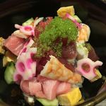 赤坂 すし 秀 - ミニバラちらしと握り５貫セットのバラちらし