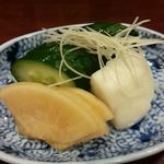 鳥田中 - お通し（漬物）