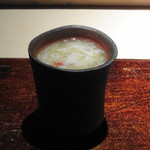 菊鮨 - ◆毛蟹と合馬の筍　茶碗蒸しで 毛蟹の濃厚な味わいと旬の筍の味わいもいいですが、茶碗蒸し自体もいい味わい。
