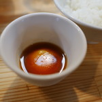 自家製麺 くろ松 - 卵黄のうに醤油漬ごはん