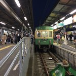 割烹・蕎麦 波と風 - 番外。行きに乗った旧車の江ノ電@鎌倉駅 やっぱり味があって良いデザインだね