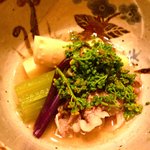 割烹・蕎麦 波と風 - 花山椒が芳しい牛肉、筍、蕗の煮付け スープも全部頂きました