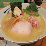 麺や 空月 - 鯛塩白湯スープ