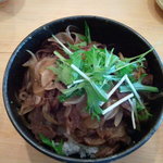 ハルコロ - 鹿丼を上部から！ぱっと見、牛丼みたいです。