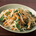 Stir-fried dried shrimp and bean sprouts