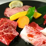 焼肉　鶴橋 - 上肉四種盛り　ロース・カルビ・ハラミ・タン