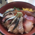 Mikore Zushi - ランチ 海鮮丼 970