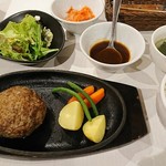 Jukusei Wagyuu Yakiniku Maruyoshi - ハンバーグ定食