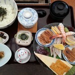 Usuki Minato Ichiba - みなと市場…勝手丼