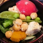 かいせき あづま路 - ササミと旬野菜のサラダ。