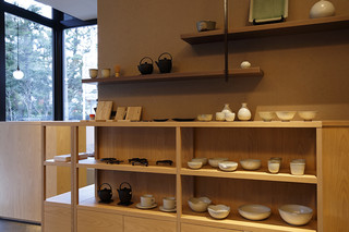 Yamagata Soba Saryou Tsukinoyama - 物販では、器、カトラリー、甘味やお茶などの販売を行っております。