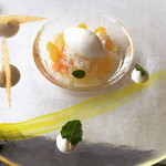 CROWN - 柑橘フルーツのマリネ/ヨーグルトのクリーム/ライチのソルベ