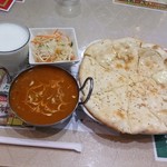 パキスタン・アラビアン・インド料理 デラ - ビーフカリー・チーズナンセット