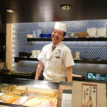 鮨でですけ - 高島店長の笑顔