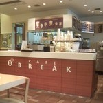 カフェブレーク - "CAFE BREAK"梅新東店の店内バー付近