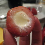 デザートの練乳イチゴ♪苺の中に練乳が入ってます♪