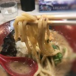 麺匠 克味 - トンコツでは珍しい(？)極太麺