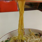 金龍ラーメン - 麺 箸上げ